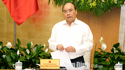 Thủ tướng Nguyễn Xuân Phúc phát biểu tại phiên họp. Ảnh: Quang Hiếu