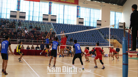 Đội tuyển bóng chuyền Hải Hậu thi đấu tại Giải bóng chuyền Đại hội TDTT tỉnh lần thứ VIII-2018.