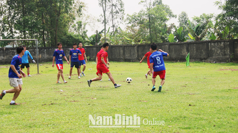 Một buổi tập luyện của CLB bóng đá Phố Nhuộng.