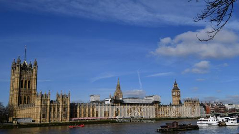 Quang cảnh bên ngoài tòa nhà Quốc hội Anh ở London. Ảnh: AFP/TTXVN