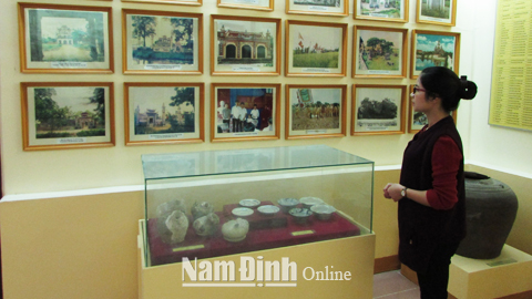 Gian trưng bày hình ảnh lễ hội và các di tích lịch sử - văn hoá tại Bảo tàng huyện Trực Ninh.