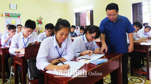 Thầy và trò Trường THPT A Hải Hậu đang tích cực ôn tập chuẩn bị cho kỳ thi THPT quốc gia.