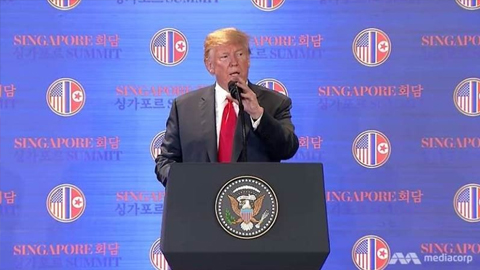 Tổng thống Mỹ Donald Trump phát biểu ý kiến tại cuộc họp báo. (Ảnh: Channelnewsasia)