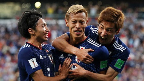 Tiền vệ Keisuke Honda gỡ hòa 2-2 đầy kịch tính cho Nhật Bản trước Senegal.