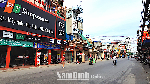 Tuyến đường Điện Biên (TP Nam Định) luôn có nền nhiệt độ cao nhất tại thành phố do thiếu hệ thống cây xanh đô thị.