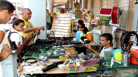 Hiện Cuba có hơn 591 nghìn người lao động tự doanh. (Ảnh: Prensa Latina)