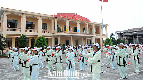 CLB Dưỡng sinh NCT xã Hồng Thuận (Giao Thủy) - điểm sáng trong phong trào 