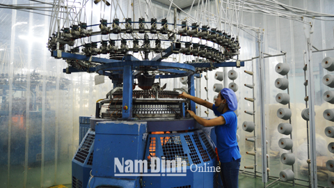 Dây chuyền sản xuất vải, sợi hiện đại của Cty CP Dệt nhuộm Sunrise Luenthai, KCN Bảo Minh (Vụ Bản).