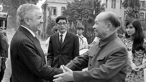 Đồng chí Trường Chinh tiếp đoàn Đại biểu Quốc hội Romania sang thăm chính thức Việt Nam, ngày 27/2/1978.