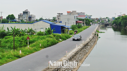 Nhờ bổ sung vốn kịp thời tuyến đường từ cầu Vô Tình đến UBND xã Phương Định (Trực Ninh) đã sớm được hoàn thành đưa vào sử dụng.