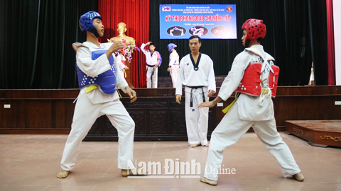 Phòng VH-TT huyện, Trung tâm VH, TT và DL huyện Vụ Bản tổ chức kỳ thi phong đai chuyển cấp bộ môn taekwondo năm 2018.