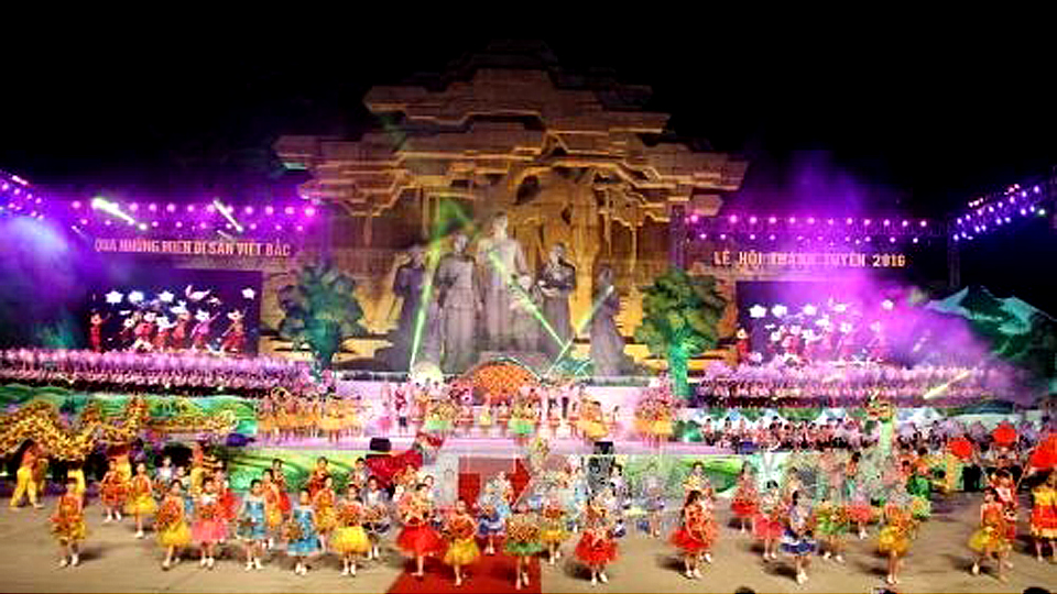 Lễ hội Thành Tuyên - lễ hội Trung thu hết sức độc đáo và riêng có của tỉnh Tuyên Quang được tổ chức thường niên. Ảnh: baochinhphu.vn