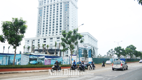 Dự án Khách sạn Nam Cường tiêu chuẩn 4 sao tại Thành phố Nam Định đang được tập trung hoàn thiện.
