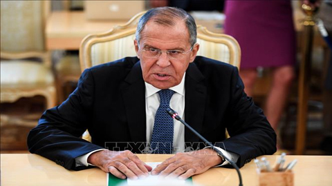 Ngoại trưởng Nga Sergei Lavrov phát biểu trong cuộc gặp với các quan chức Syria ở Moskva. Ảnh: AFP/TTXVN