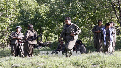 Các tay súng thuộc đảng Công nhân người Kurd (PKK) ở khu vực Qandil, miền bắc Iraq. Ảnh: AFP/TTXVN