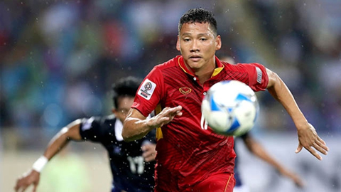 Dù đã lớn tuổi nhưng Nguyễn Anh Đức vẫn là nhân tố quan trọng trong lối chơi của đội tuyển Việt Nam.