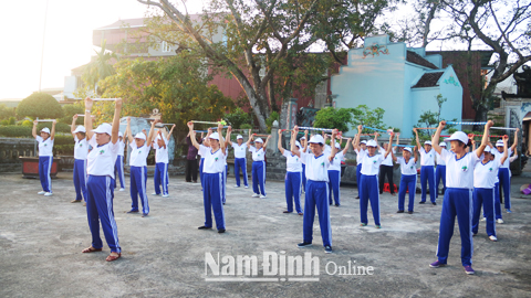 Một buổi tập luyện của CLB Thức vũ kinh thôn La Xuyên.