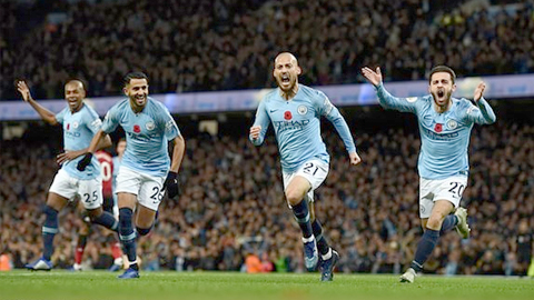 Man City giành chiến thắng thuyết phục trước Man Utd trong trận derby thành Manchester.