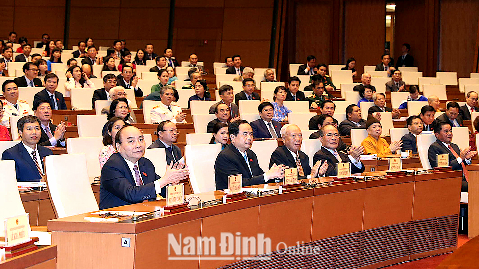 Các đại biểu Quốc hội tại phiên bế mạc kỳ họp thứ 6 sáng 20-11