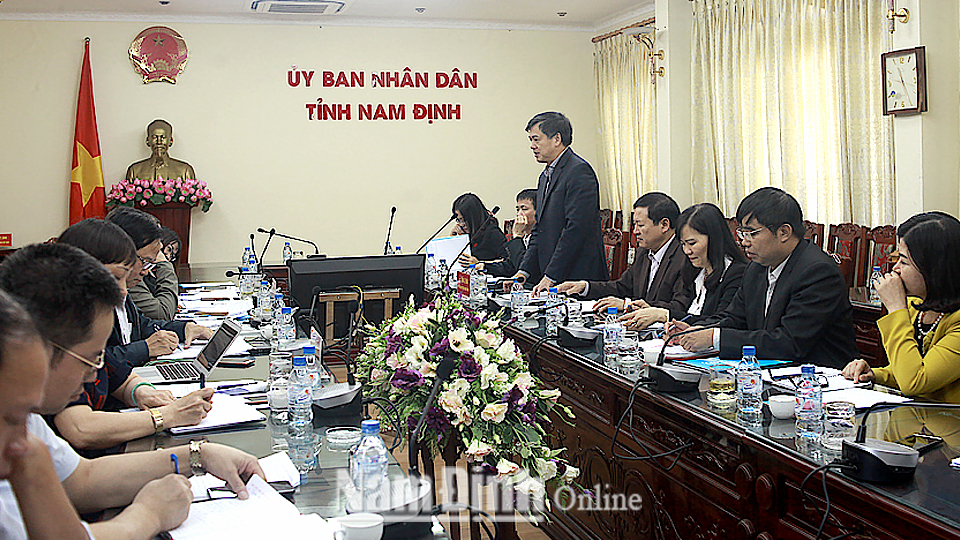 Đồng chí Trần Lê Đoài, TUV, Phó Chủ tịch UBND tỉnh phát biểu tại buổi làm việc với Đoàn giám sát.