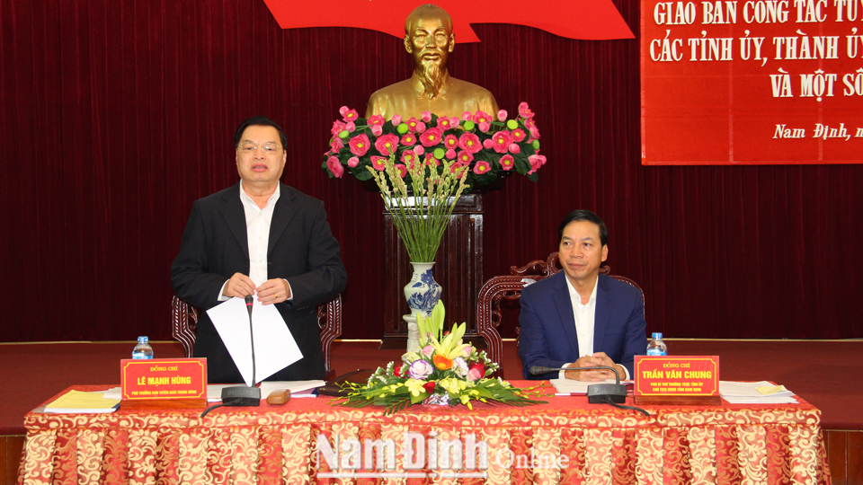 Đồng chí Lê Mạnh Hùng, Phó trưởng Ban Tuyên giáo Trung ương phát biểu tại hội nghị.