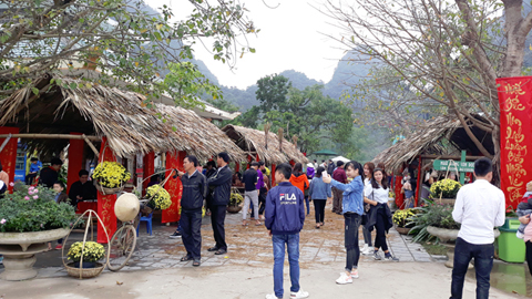 Một góc chợ quê tại khu vực trung tâm Vườn quốc gia Phong Nha - Kẻ Bàng năm 2018 (Ảnh: Thanh Lan)