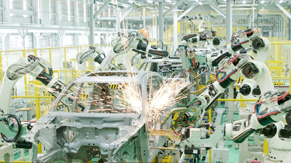 Sản xuất bằng robot tại Nhà máy Sản xuất Ô tô Thaco Mazda.
