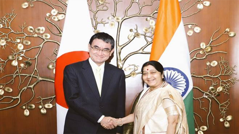Bộ trưởng Ngoại giao Ấn Độ Sushma Swaraj đã hội đàm với người đồng cấp Nhật Bản Taro Kono trong khuôn khổ Đối thoại chiến lược 2 nước lần thứ 10. Ảnh: Twitter