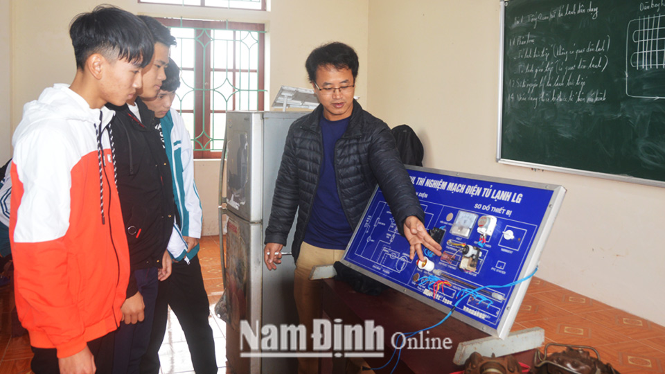 Lớp dạy nghề Điện lạnh tại Trung tâm Giáo dục nghề nghiệp - Giáo dục thường xuyên huyện Hải Hậu.