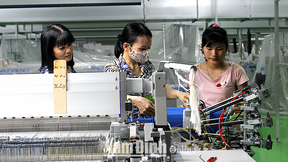 Sản xuất tại Công ty cổ phần Dệt Bảo Minh, Khu công nghiệp Bảo Minh (Vụ Bản).