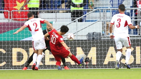Công Phượng ghi bàn gỡ hòa 1-1 cho tuyển Việt Nam trong trận đấu ở vòng 1/8 Asian Cup 2019 với Jordan.