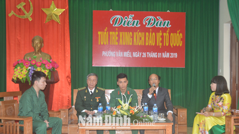 Phường Văn Miếu (TP Nam Định) tổ chức diễn đàn “Tuổi trẻ xung kích bảo vệ Tổ quốc” động viên tân binh chuẩn bị lên đường nhập ngũ 