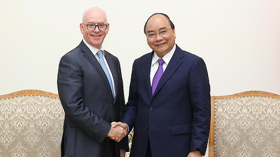Thủ tướng Nguyễn Xuân Phúc tiếp ông Jonathan Dunn, Trưởng đại diện Quỹ Tiền tệ quốc tế (IMF) tại Việt Nam.