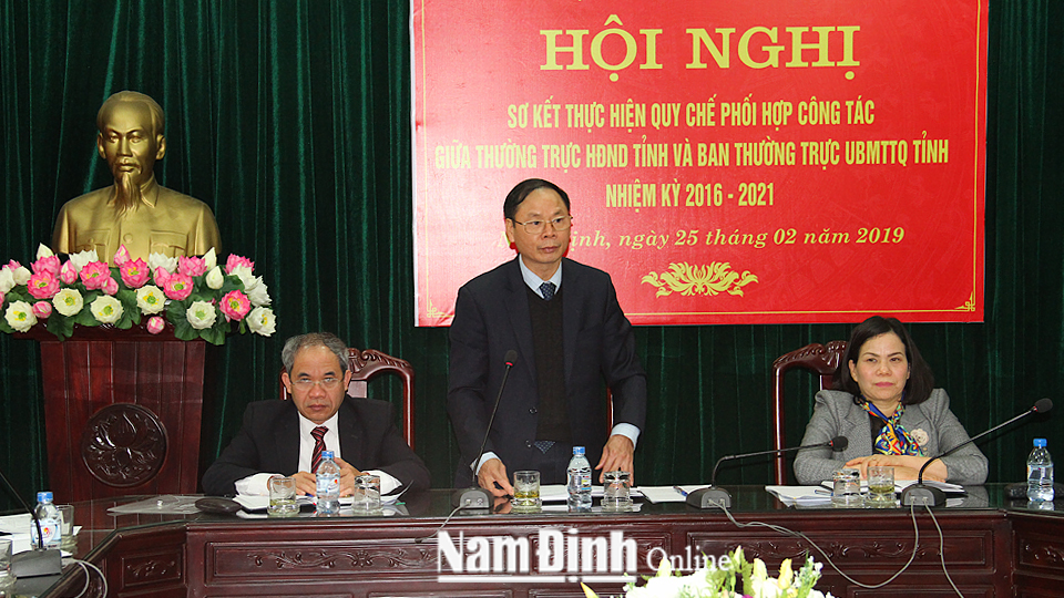 Đồng chí Nguyễn Viết Hưng, Uỷ viên Ban Thường vụ Tỉnh uỷ, Phó Chủ tịch Thường trực HĐND tỉnh phát biểu kết luận hội nghị.