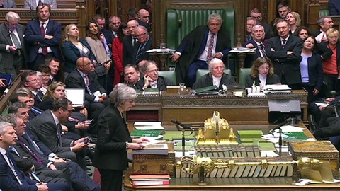 Thủ tướng Anh T.May trình bày tại Quốc hội về thỏa thuận Brexit. Ảnh WP