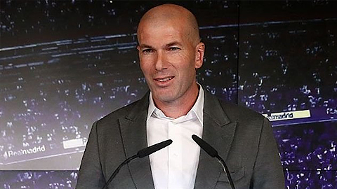 Zidane bất ngờ trở lại ngồi vào “ghế nóng” ở Real với bản hợp đồng kéo dài đến hết tháng 6-2022. (Ảnh: Real Madrid)