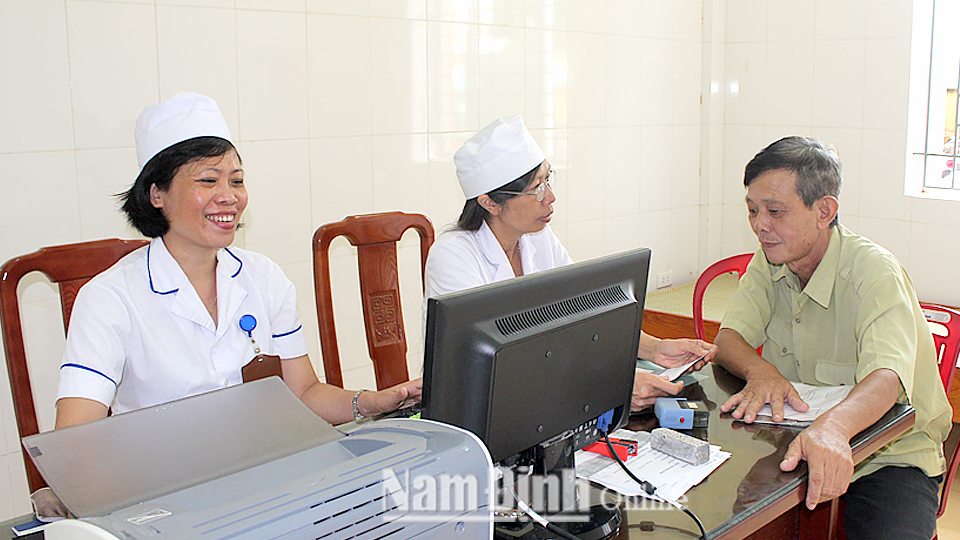 Trung tâm Y tế huyện Xuân Trường nâng cao chất lượng khám, chữa bệnh cho người có thẻ bảo hiểm y tế.