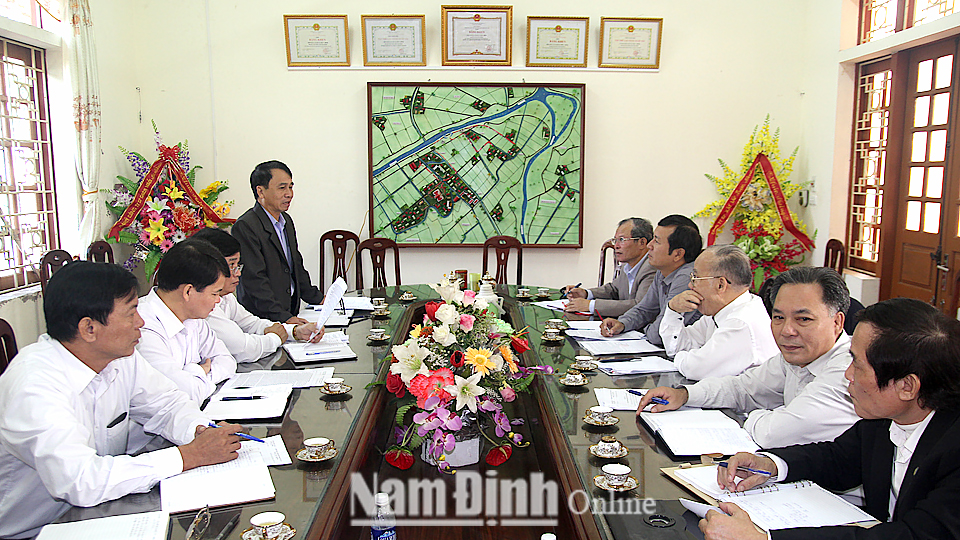 Đoàn giám sát của Ủy ban Mặt trận Tổ quốc tỉnh phối hợp với Liên minh Hợp tác xã tỉnh khảo sát thực hiện Luật Hợp tác xã năm 2012 tại huyện Trực Ninh.