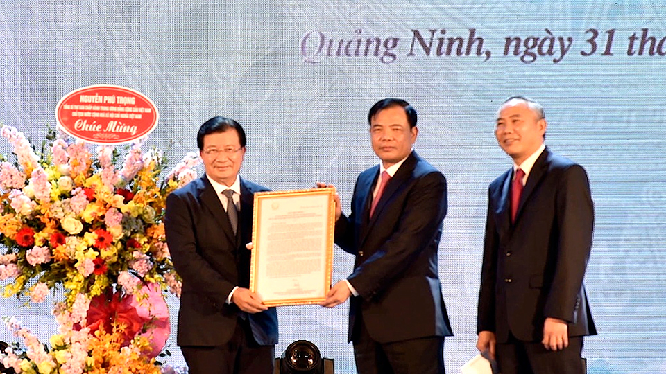 Tại Lễ kỷ niệm 60 năm Ngày truyền thống Ngành Thủy sản, Phó Thủ tướng Chính phủ Trịnh Đình Dũng đã trao thư và hoa của Tổng Bí thư, Chủ tịch nước Nguyễn Phú Trọng chúc mừng Ngành Thủy sản.