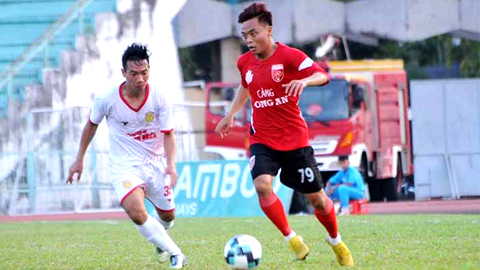 CLB bóng đá Dược Nam Hà Nam Định (áo trắng) đã chiến thắng đội chủ nhà Long An với tỷ số  3-5 ở loạt sút luân lưu (hòa 1-1 sau 2 hiệp chính)