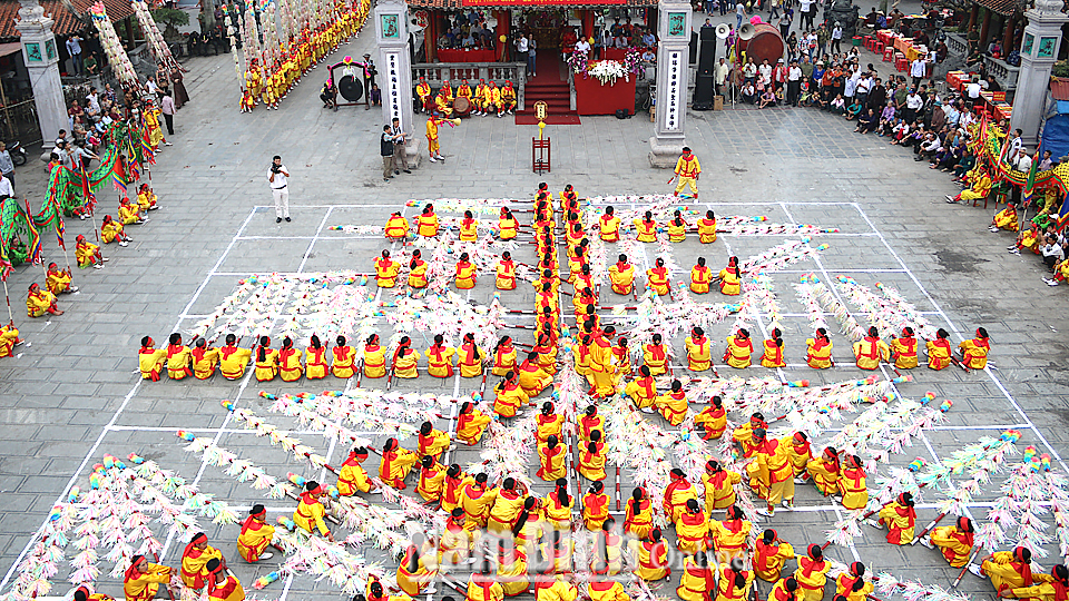 Hoa trượng hội trong Lễ hội Phủ Dầy 2019.