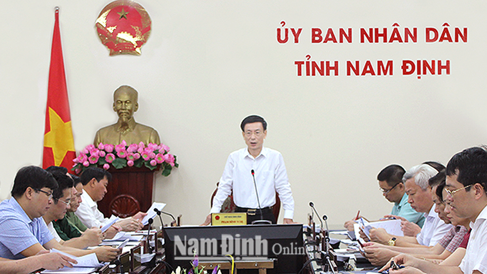 Đồng chí Phạm Đình Nghị, Phó Bí thư Tỉnh ủy, Chủ tịch UBND tỉnh kết luận hội nghị.