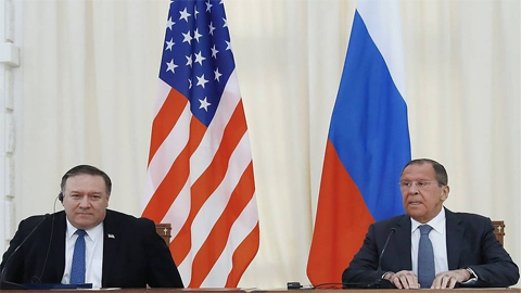 Ngoại trưởng Nga Sergei Lavrov và Ngoại trưởng Mỹ Michael Pompeo. (Ảnh: TASS)