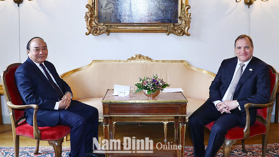 Thủ tướng Nguyễn Xuân Phúc hội đàm hẹp với Thủ tướng Thụy Điển Stefan Lofven. Ảnh: Thống Nhất - TTXVN