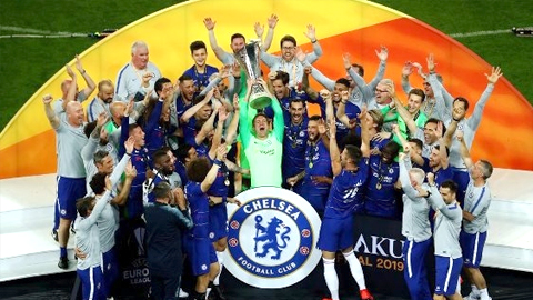 Các cầu thủ Chelsea ăn mừng chức vô địch Europa League sau khi đánh bại Arsenal 4-1 trong trận chung kết sáng nay. (Ảnh: Chelsea FC)
