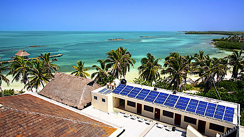 Hệ thống điện mặt trời trong một khu resort nước ngoài (Ảnh minh họa, nguồn: vctenergy.vn)