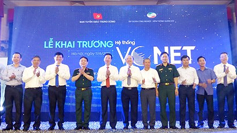Các đại biểu dự lễ khai trương Hệ thống VCNET.