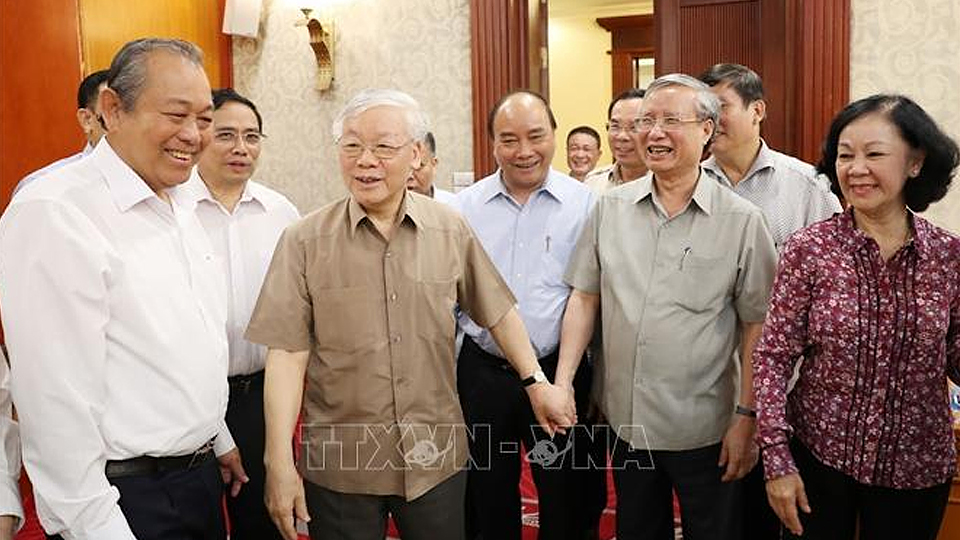  Tổng Bí thư, Chủ tịch nước Nguyễn Phú Trọng và các đại biểu tham dự cuộc họp. Ảnh: Trí Dũng/TTXVN