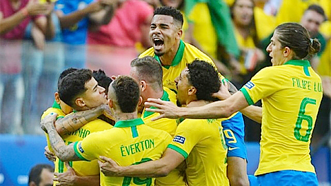 Niềm vui của các cầu thủ Brazil.