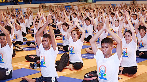 Gần 1.000 người tham gia đồng diễn trong sự kiện Ngày Quốc tế Yoga 2019.